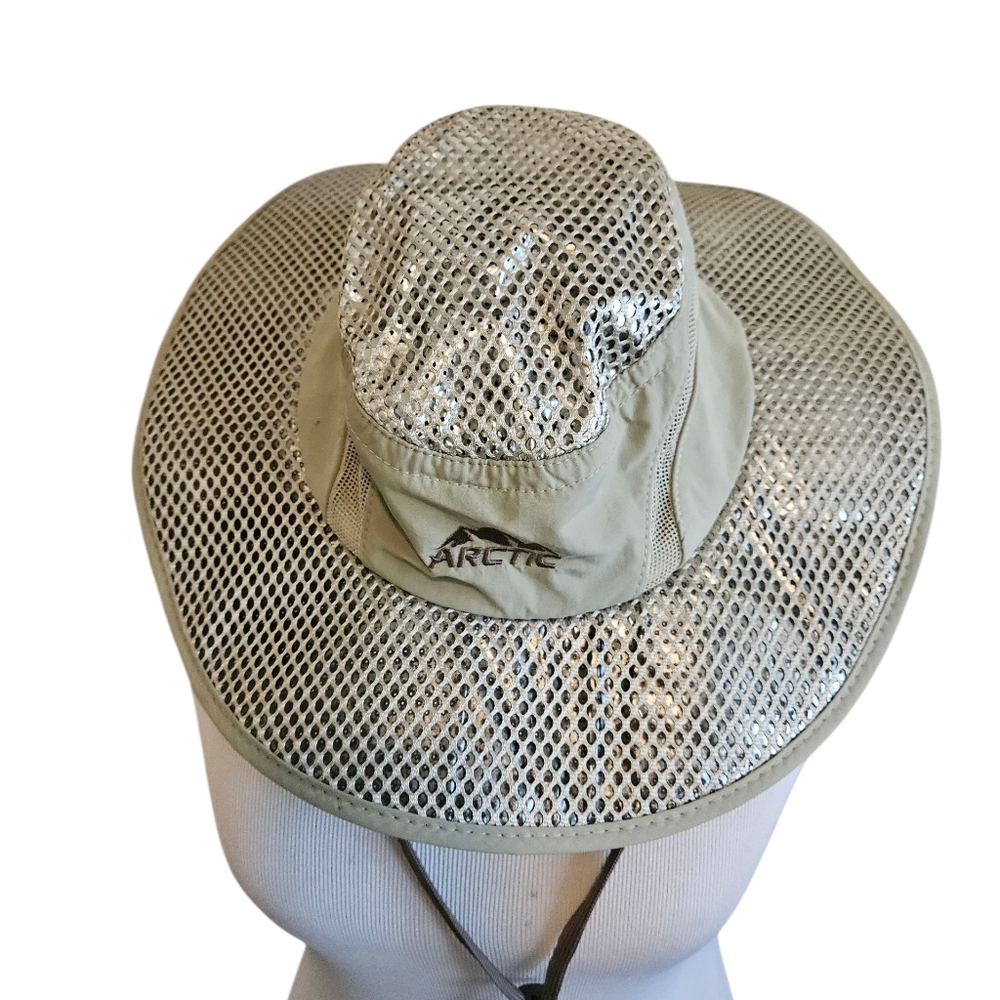 Arctic Mesh Sun Hat Evaporate Cooling Hat With UV Protection.